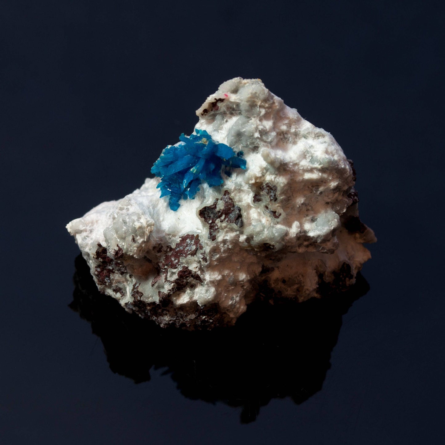 Pentagonite, Mordenite, RARE, Wagholi, Ahmadnagar (Ahmed Nagar; Ahmednagar), Pune (Poonah), Maharashtra, India (2017)