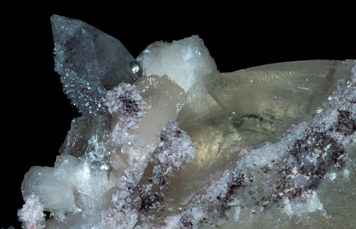Large Bowtie Stilbite on Calcite, Apophyllite, Deccan Plateau, Nasik, India (45)