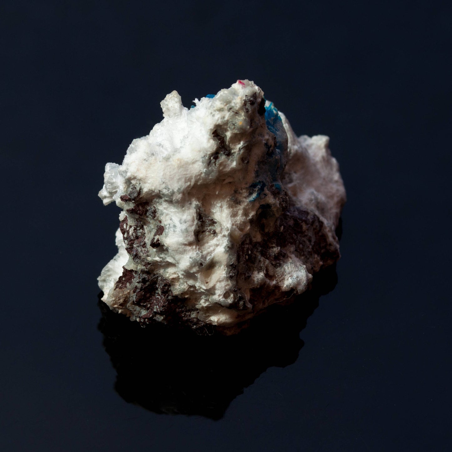 Pentagonite, Mordenite, RARE, Wagholi, Ahmadnagar (Ahmed Nagar; Ahmednagar), Pune (Poonah), Maharashtra, India (2017)