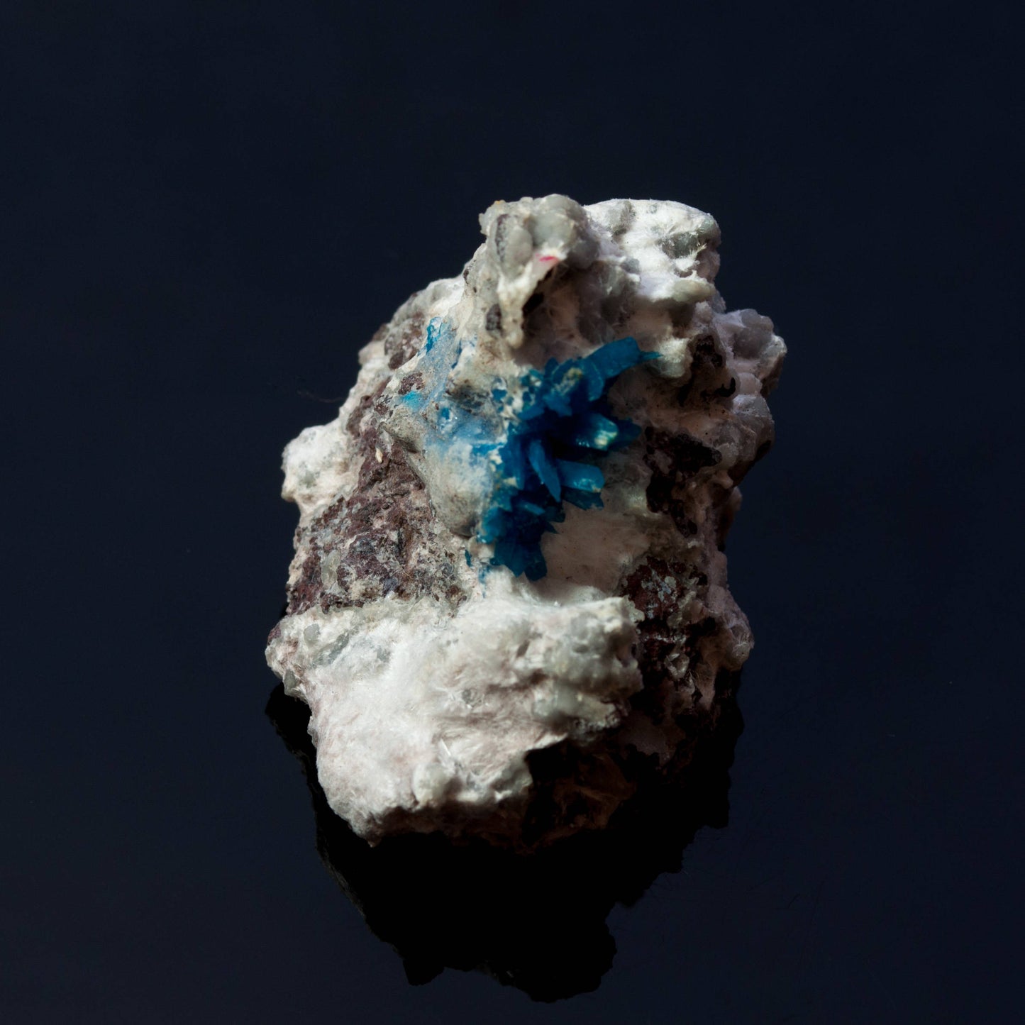 Pentagonite, Mordenite, RARE, Wagholi, Ahmadnagar (Ahmed Nagar; Ahmednagar), Pune (Poonah), Maharashtra, India (2017)