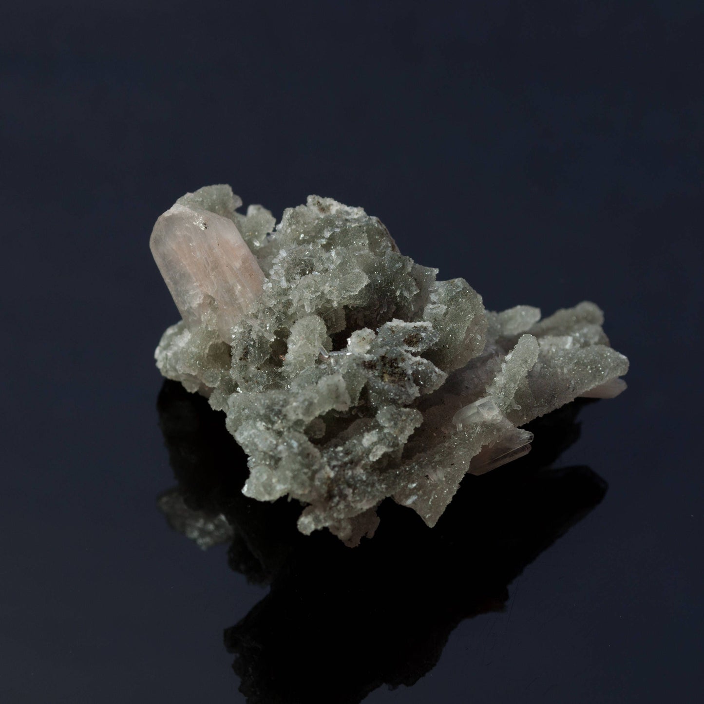 Stilbite on Chalcedony, Deccan Plateau, (35)