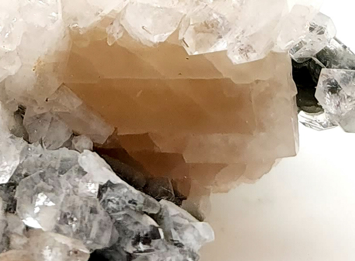 Apophyllite, Calcite and Druse Chalcedony, Deccan Plateau, India (L1)